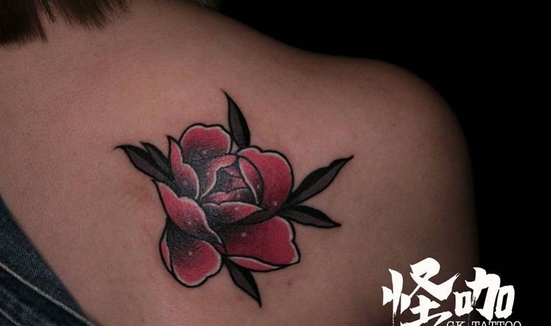 后肩花纹身图片