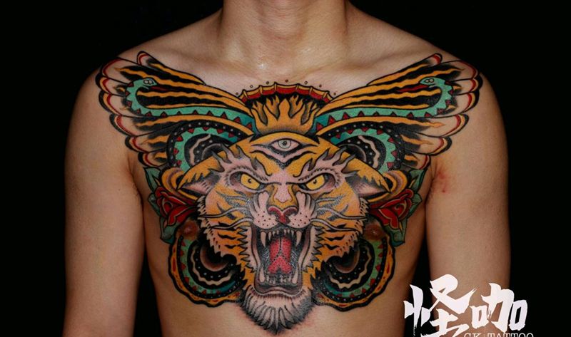 New  School花胸纹身图片_胸部New School纹身图案