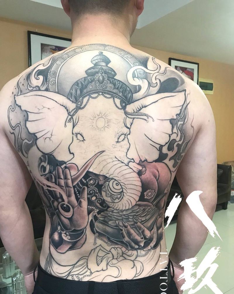 满背象神纹身图片