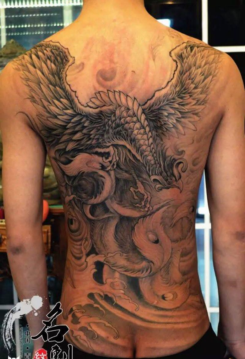 凤舞九天纹身图片_成品背部传统纹身图案