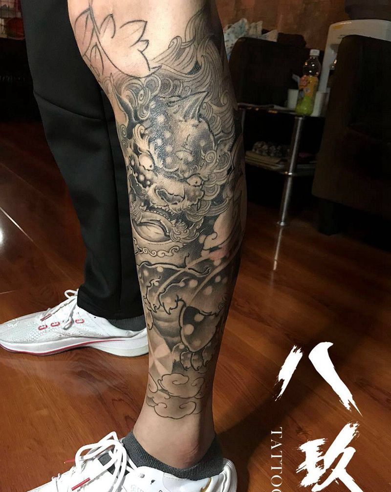 唐狮包小腿纹身图片