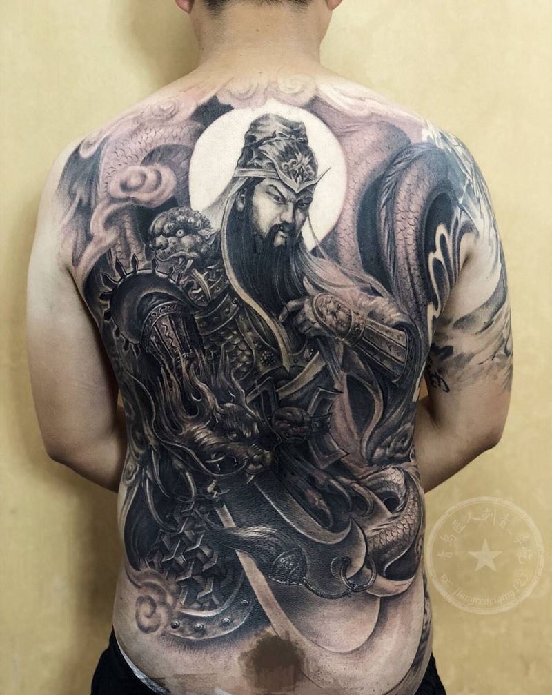 临摹驭龙吐月3 关公满背纹身图片_成品背部传统写实人物纹身图案