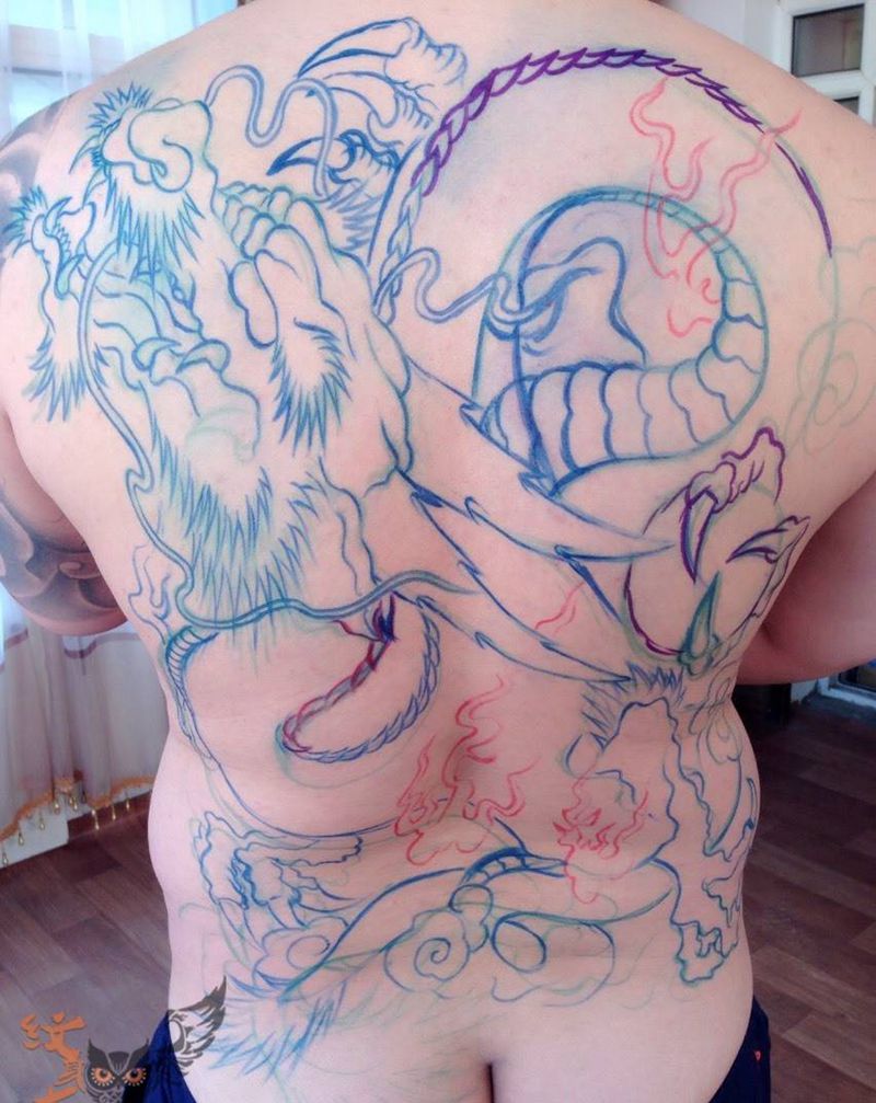 祥龙纹身图片_传统动物背部纹身图案