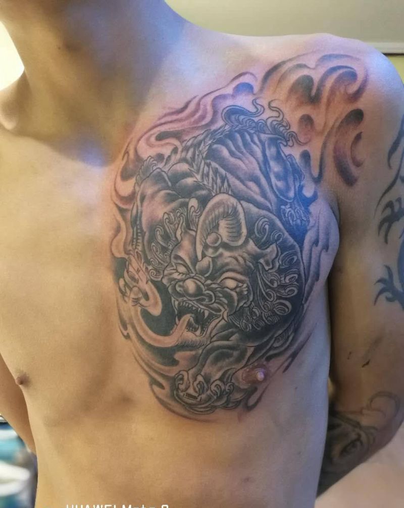 貔貅纹身图片_成品胸部传统鬼神动物纹身图案