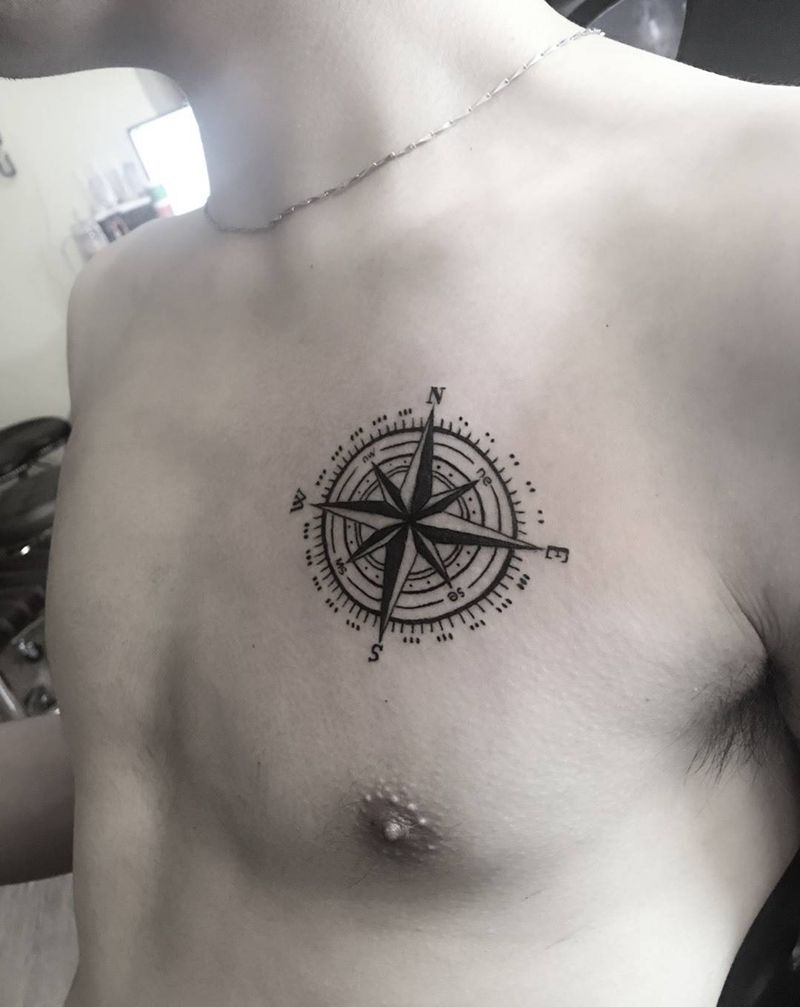 指南针纹身图片_成品胸部纹身图案