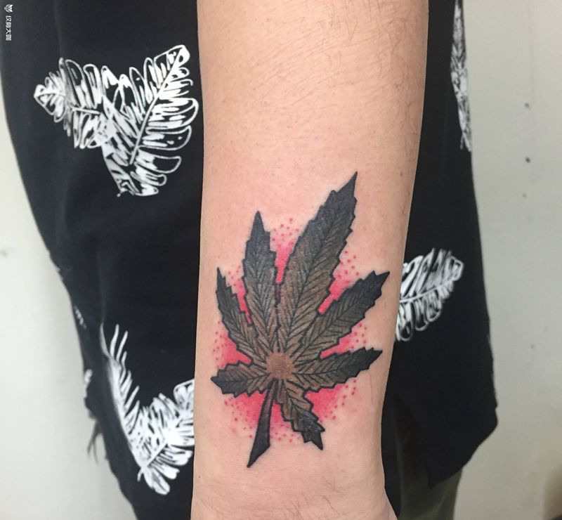 叶子纹身图片_手臂纹身图案