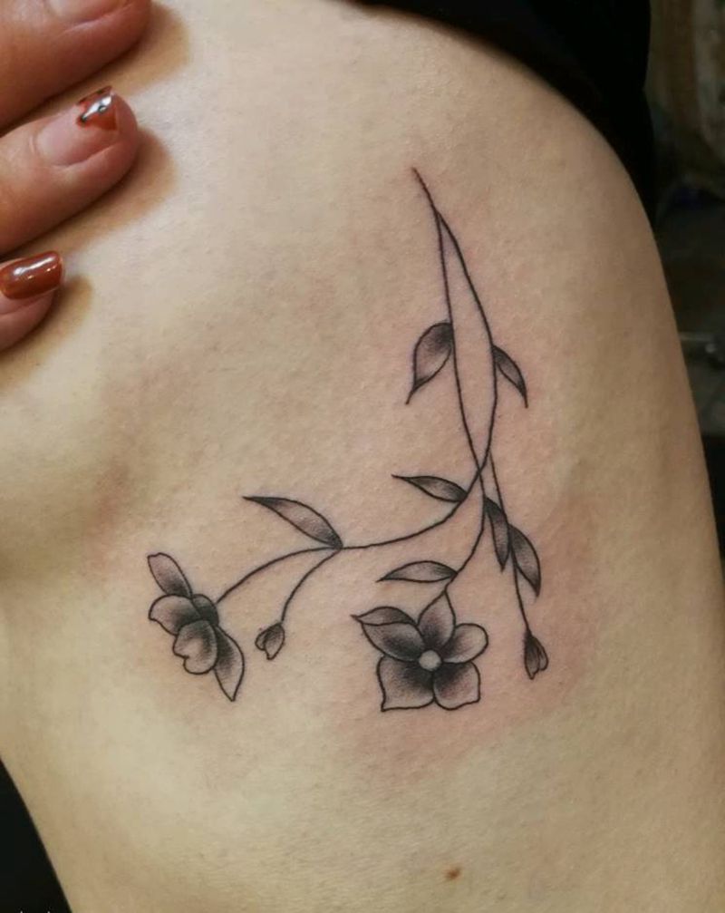 清新小花朵纹身图片