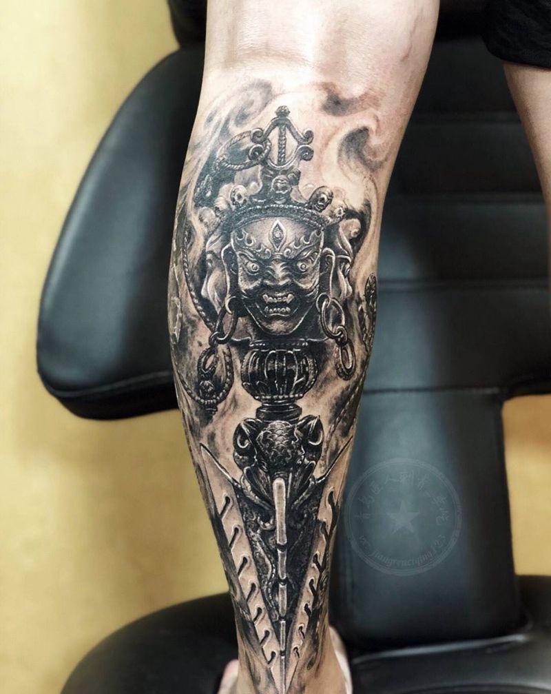 降魔杵 小腿纹身图片_成品腿部传统写实鬼神原创纹身图案