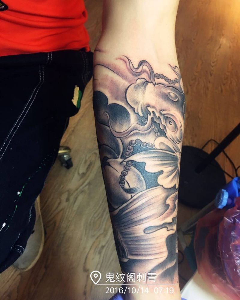 招财鲤鱼纹身图片