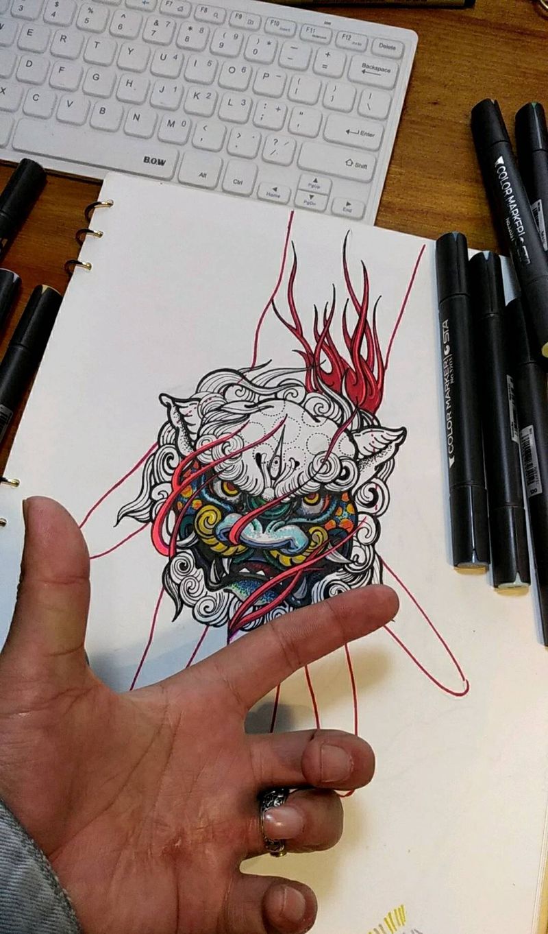 唐狮纹身图片_手部新传统纹身图案