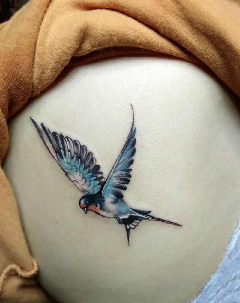燕子纹身图片_肩部纹身图案