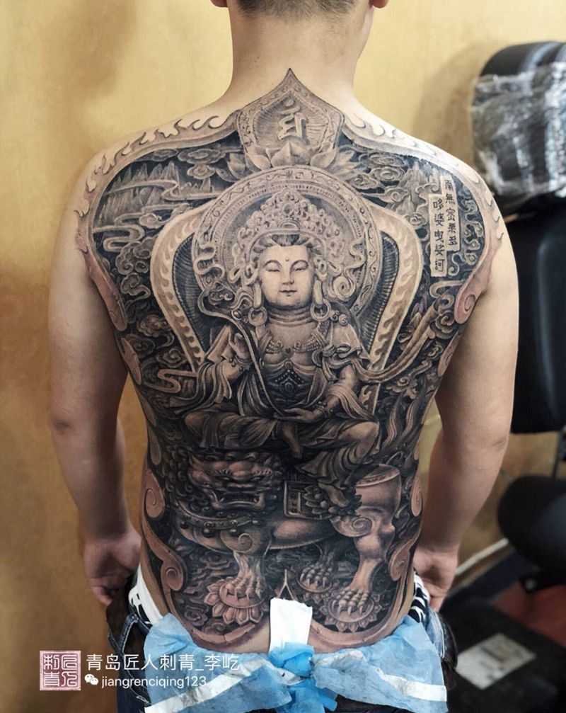 临摹石窟文殊纹身图片_成品背部传统写实人物鬼神纹身图案