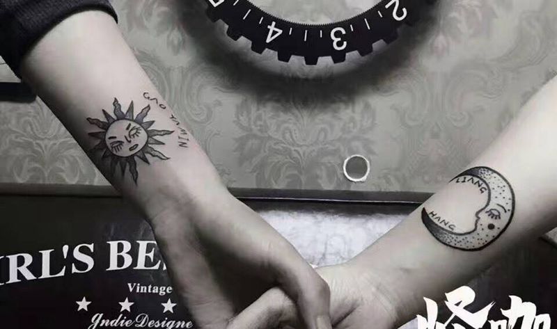 太阳和月亮纹身图片