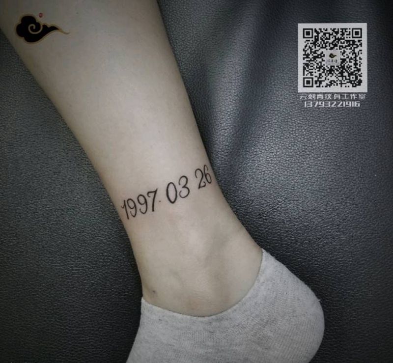 老顾客日期纹身图片_腿部脚部几何花体字纹身图案