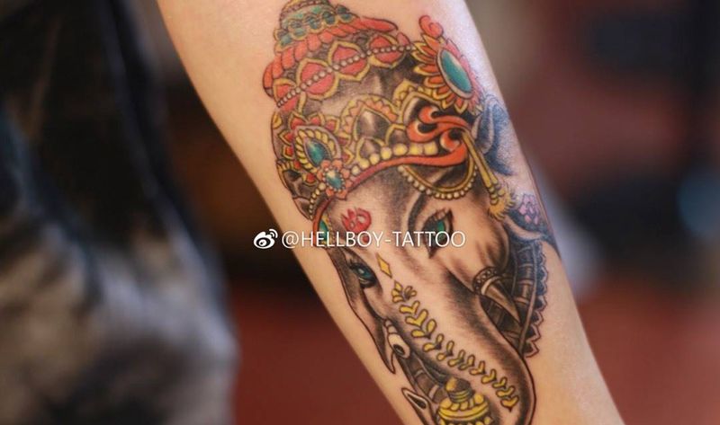 小臂象神纹身图片_手臂新传统象神纹身图案