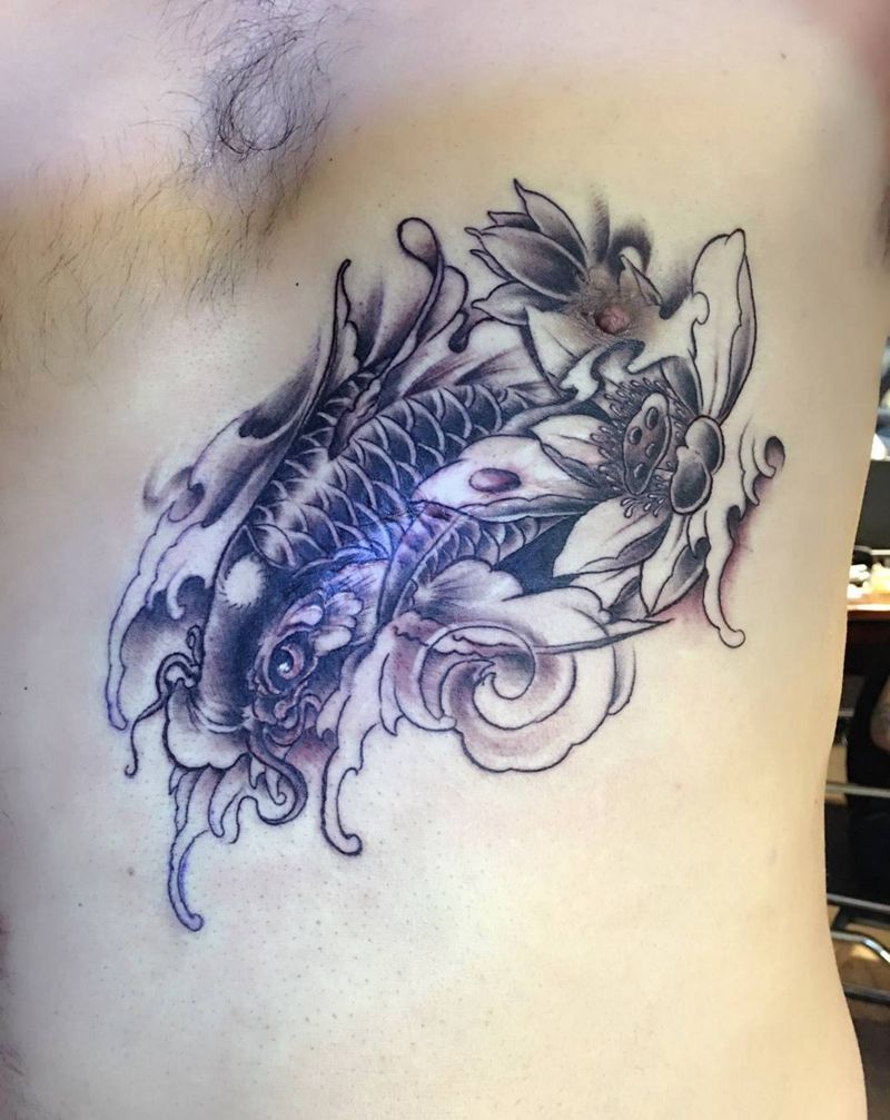 锦鲤纹身图片_成品腹部传统动物纹身图案