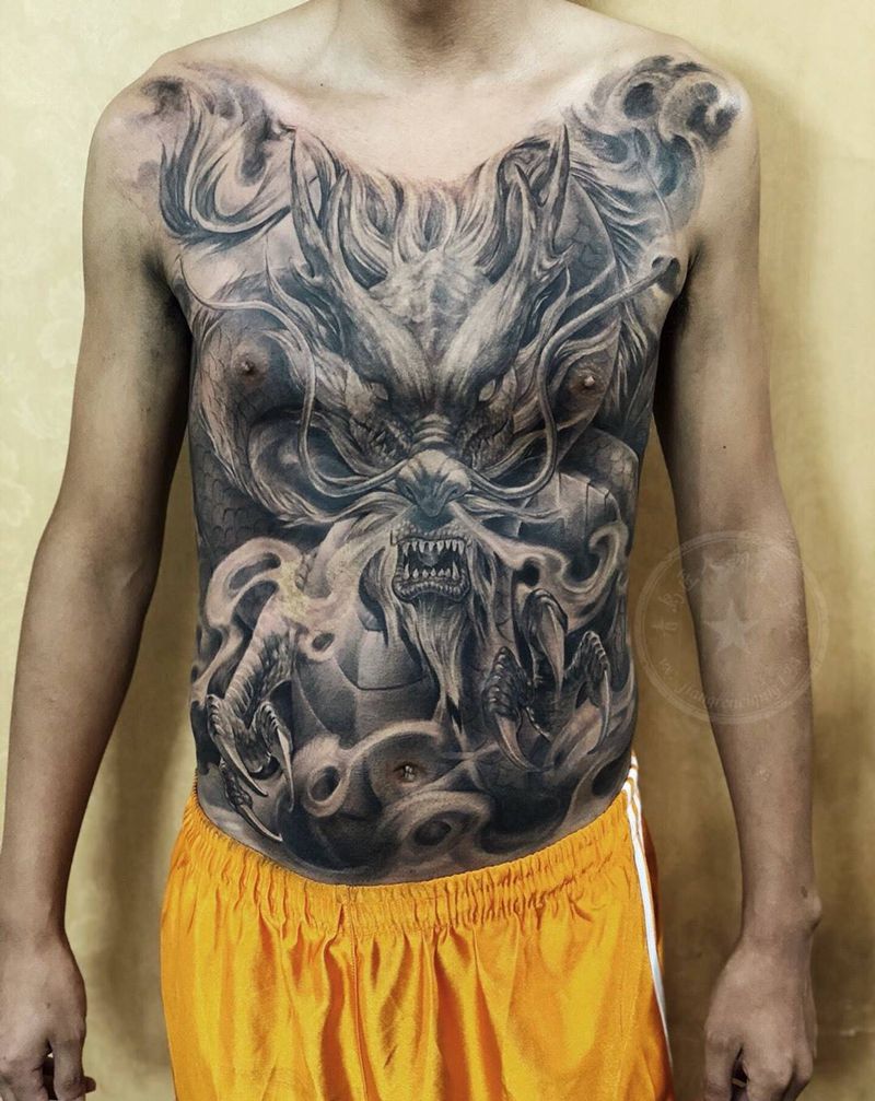 腾龙纹身图片_背部欧美写实龙纹身图案