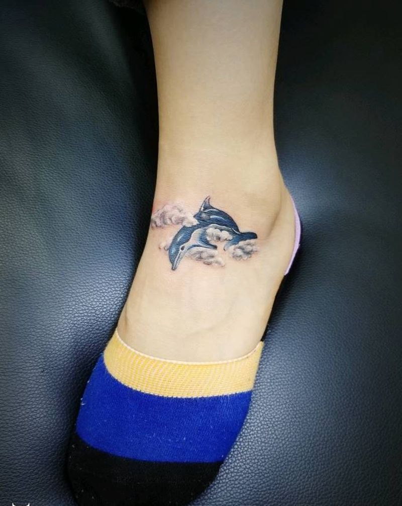 小海豚遮痣纹身图片_脚部纹身图案