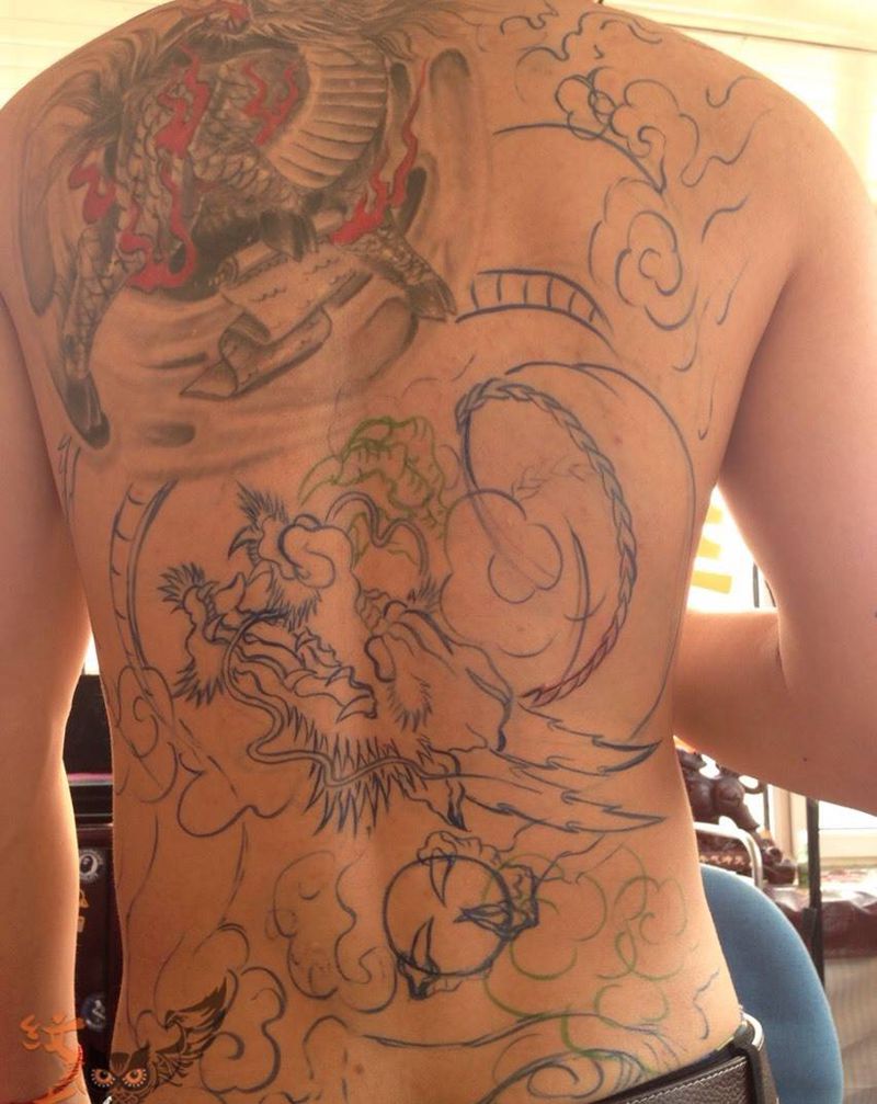 修改添加纹身图片_背部动物传统纹身图案