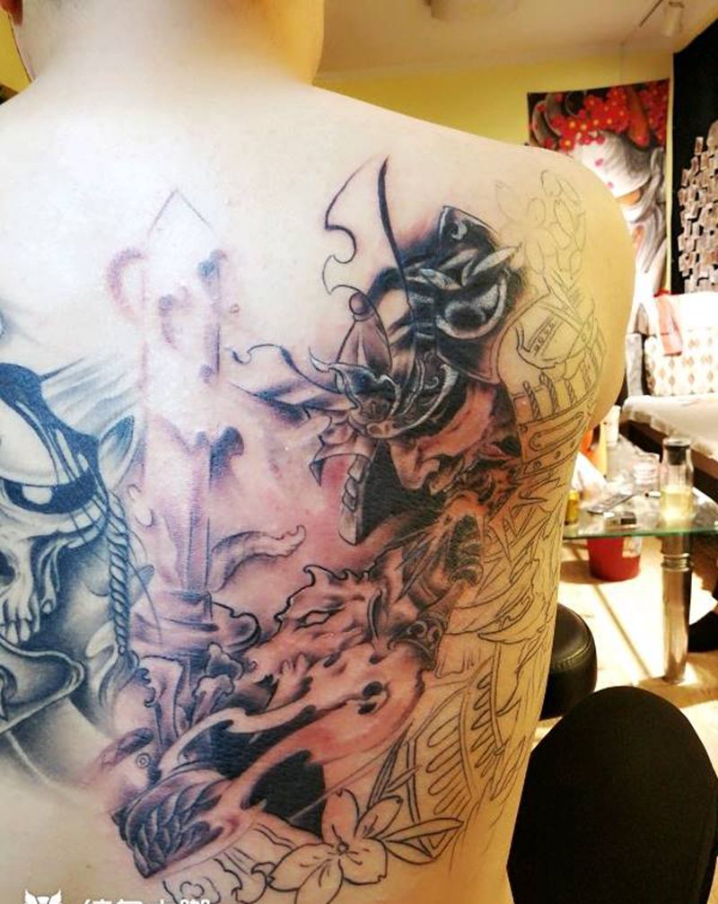 日本武士遮盖为完成纹身图片_背部传统人物纹身图案