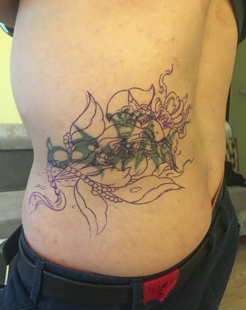 降魔杵纹身图片_成品腰部传统纹身图案