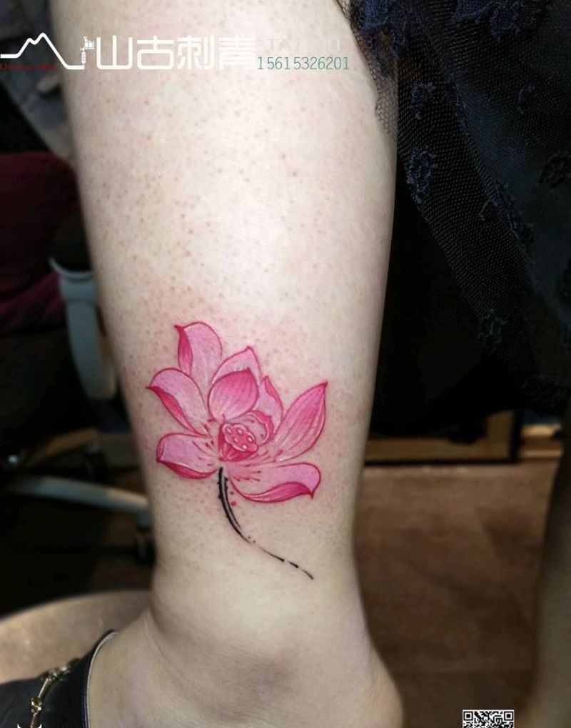 花荷纹身图片_腿部纹身图案