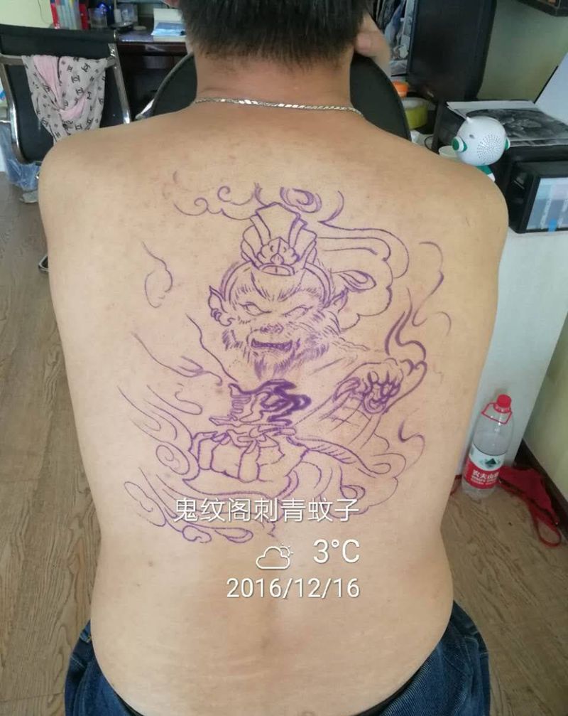 猴子纹身图片_成品背部传统动物纹身图案