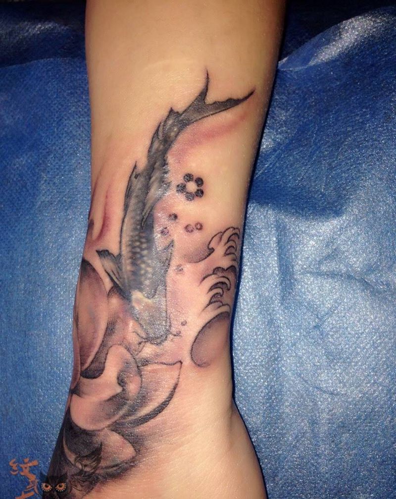 伤疤遮盖纹身图片_传统动物手臂纹身图案
