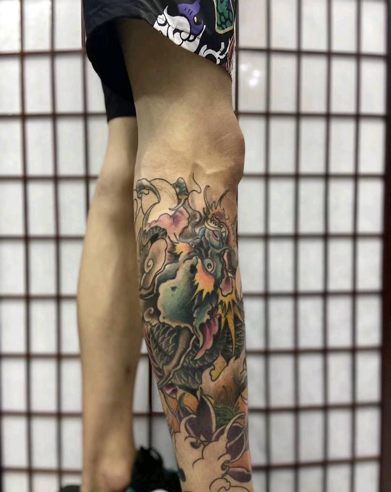 包小腿龙纹身图片_新传统纹身图案