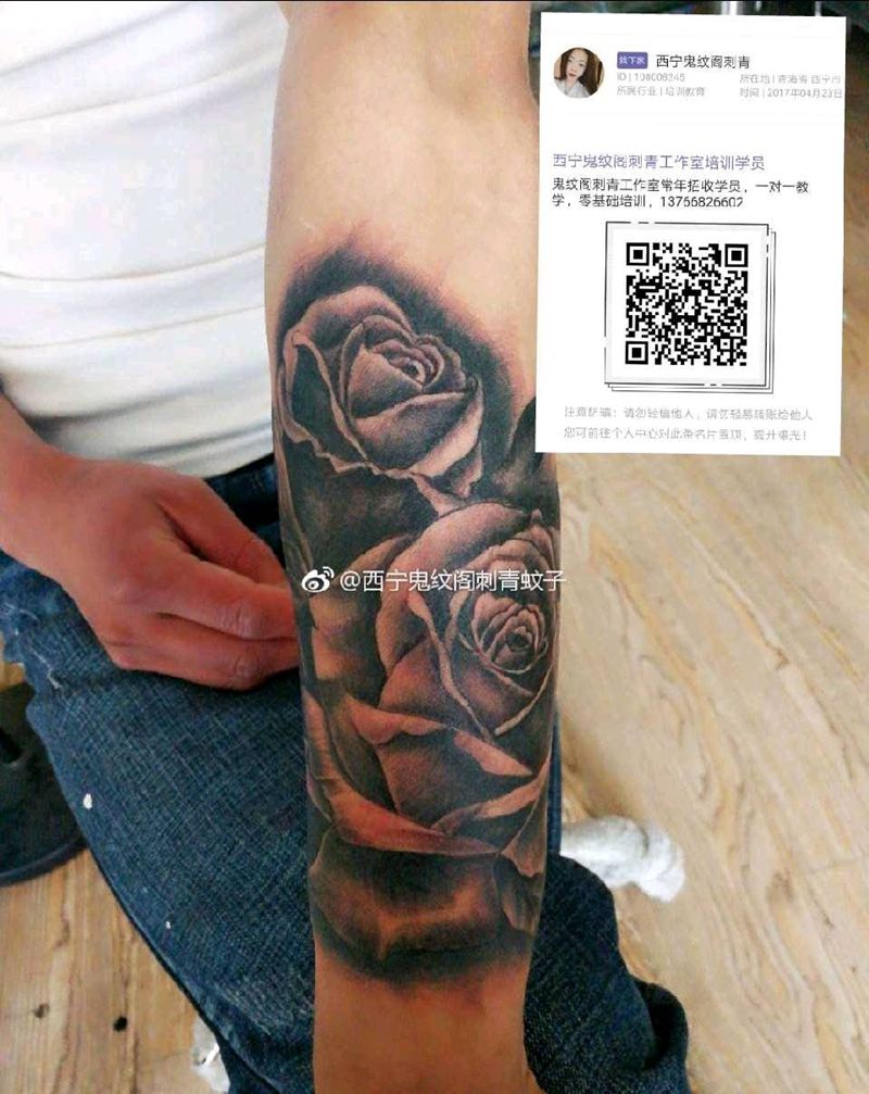 玫瑰纹身图片_臀部欧美植物成品纹身图案