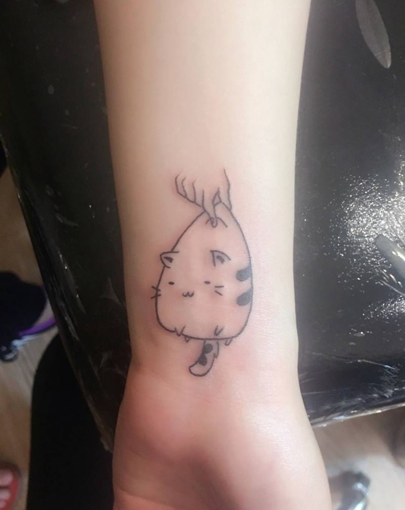 龙猫纹身图片_成品手部清新动物纹身图案