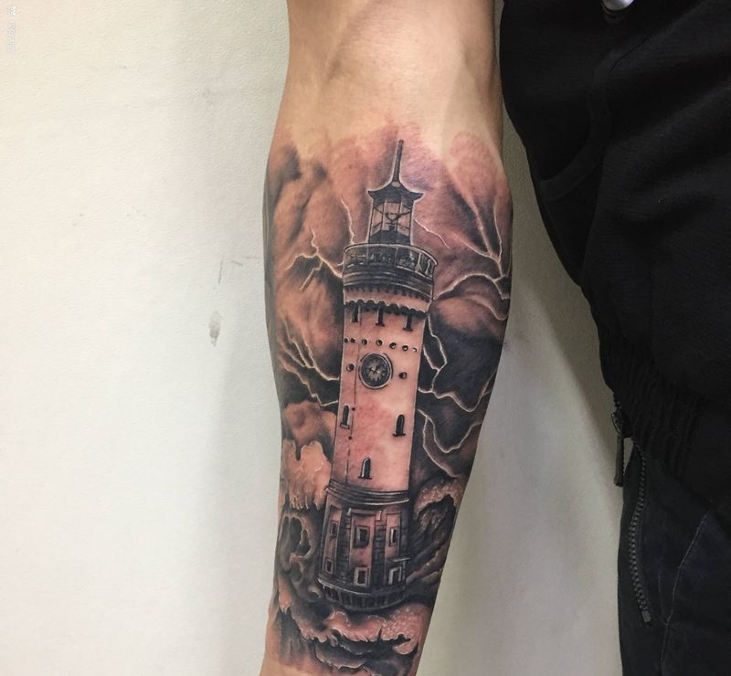 灯塔纹身图片_手臂欧美写实纹身图案