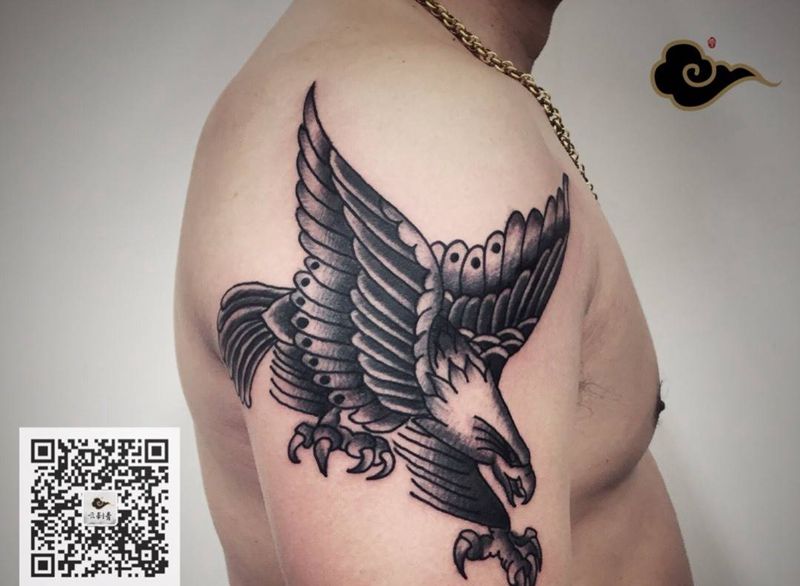 Oldschool鹰纹身图片