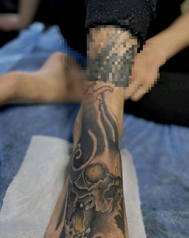 脚背骷髅纹身图片_脚部纹身图案