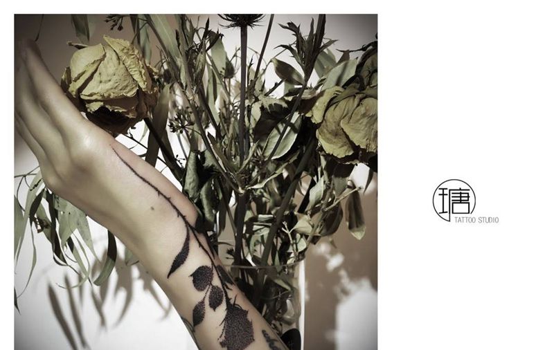 点刺玫瑰纹身图片