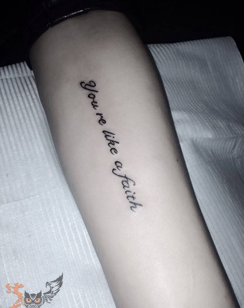 清新小字母纹身图片