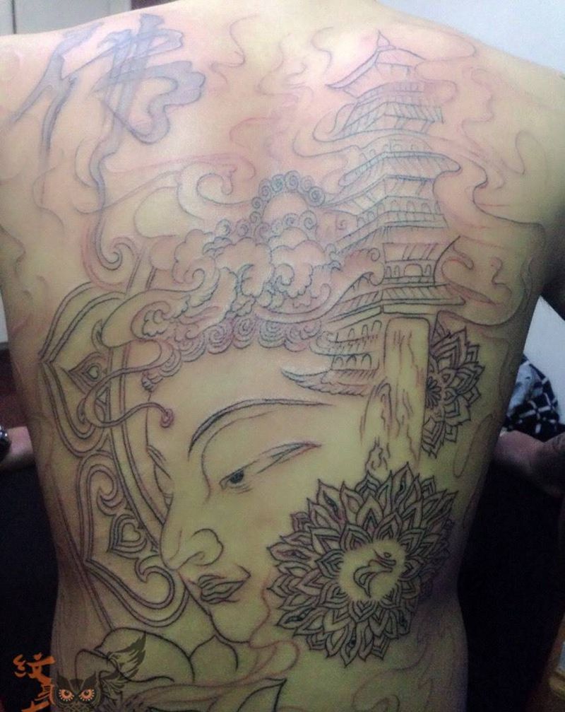 佛纹身图片_传统鬼神背部纹身图案