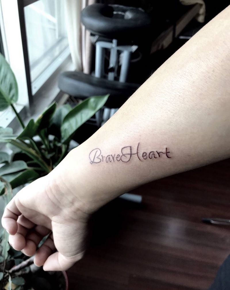 小臂字母纹身图片_成品手臂清新字符黄岛青岛刺青青岛纹身图案