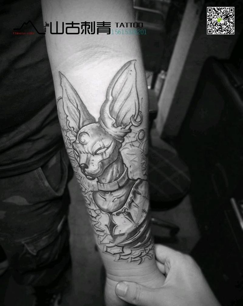 斯芬克斯纹身图片_手臂新传统纹身图案