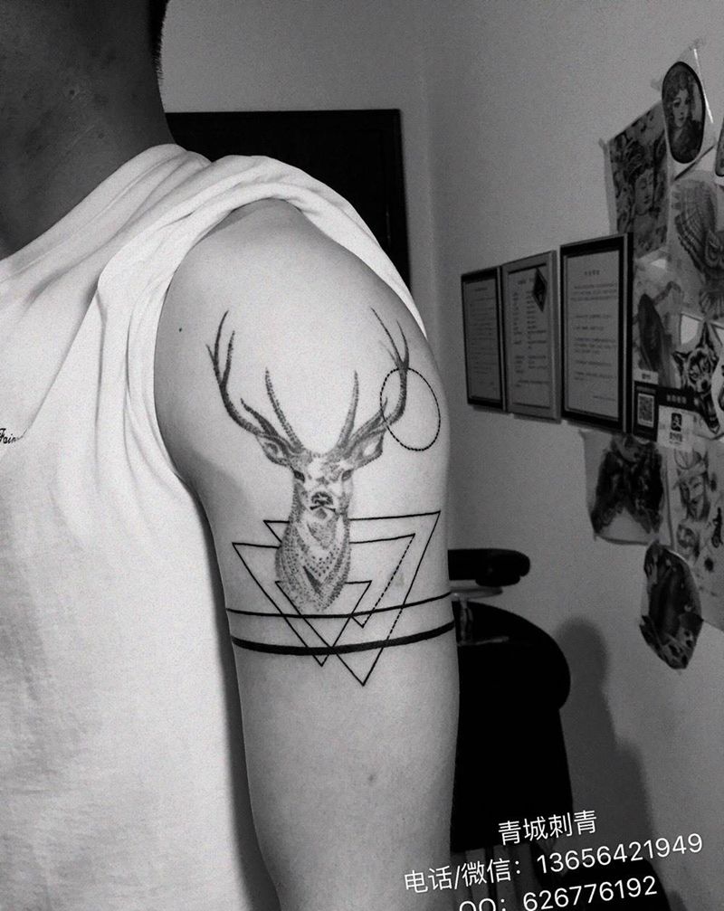 鹿纹身 点刺几何鹿纹身纹身图片_成品手臂清新几何动物图腾原创纹身图案