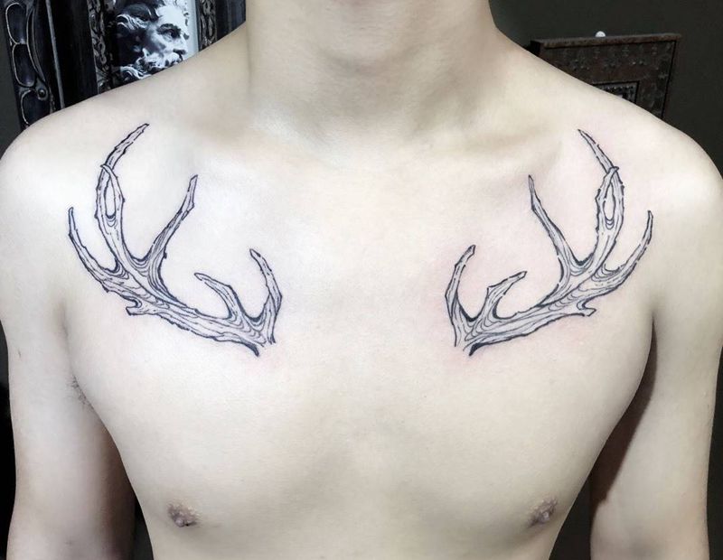 鹿角纹身图片_胸部清新欧美动物青岛鹿角纹身图案