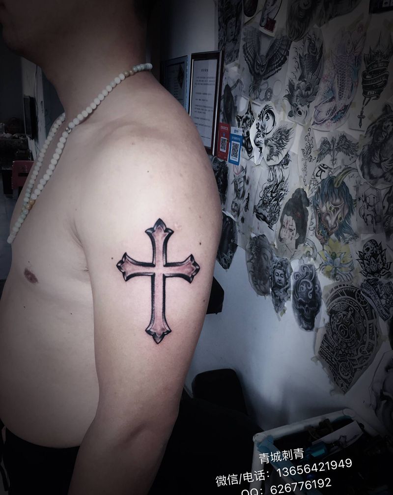 十字架 菩萨纹身图片_手臂老传统新传统纹身图案