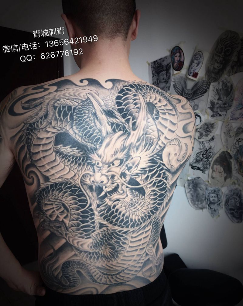 满背龙纹身纹身图片_背部老传统纹身图案