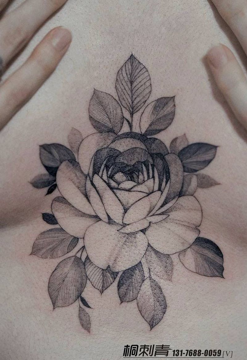 花卉纹身图片_欧美写实花卉纹身图案