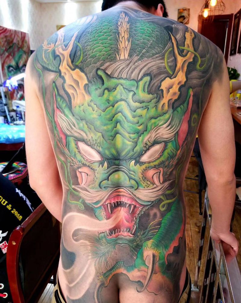 龙啸纹身图片_背部老传统纹身图案