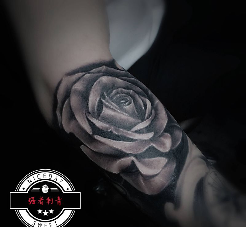 8百大洋纹身图片_手臂欧美写实纹身图案