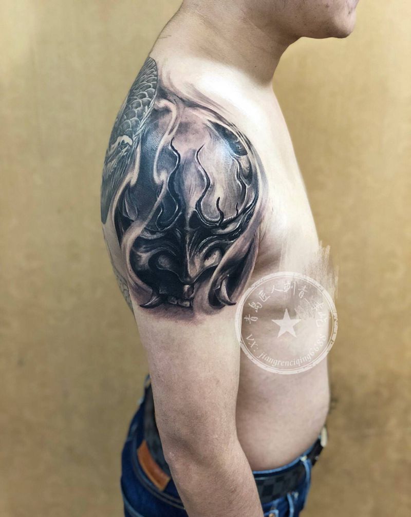 肩甲纹身图片_肩部欧美写实般若嘎巴拉纹身图案