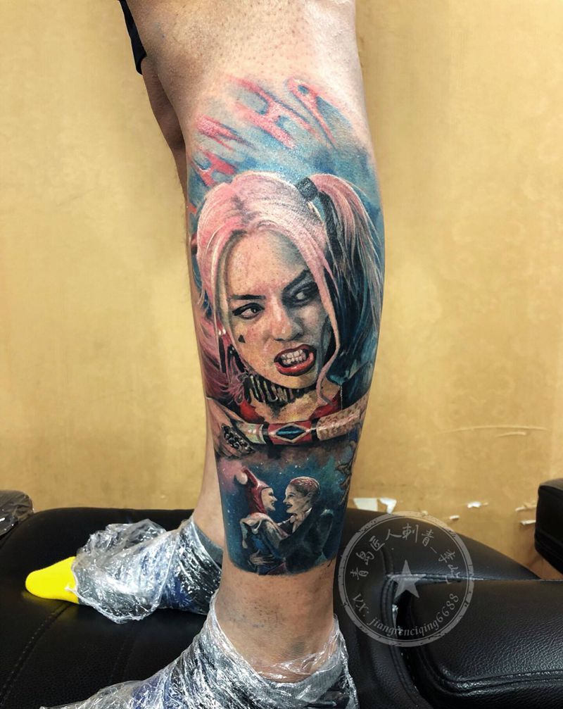 小腿彩色肖像 小丑女纹身图片_腿部欧美写实小丑女彩色肖像纹身图案
