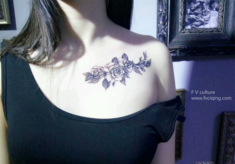 遮盖了之前的字母纹身图片_胸部清新植物青岛FV纹身图案