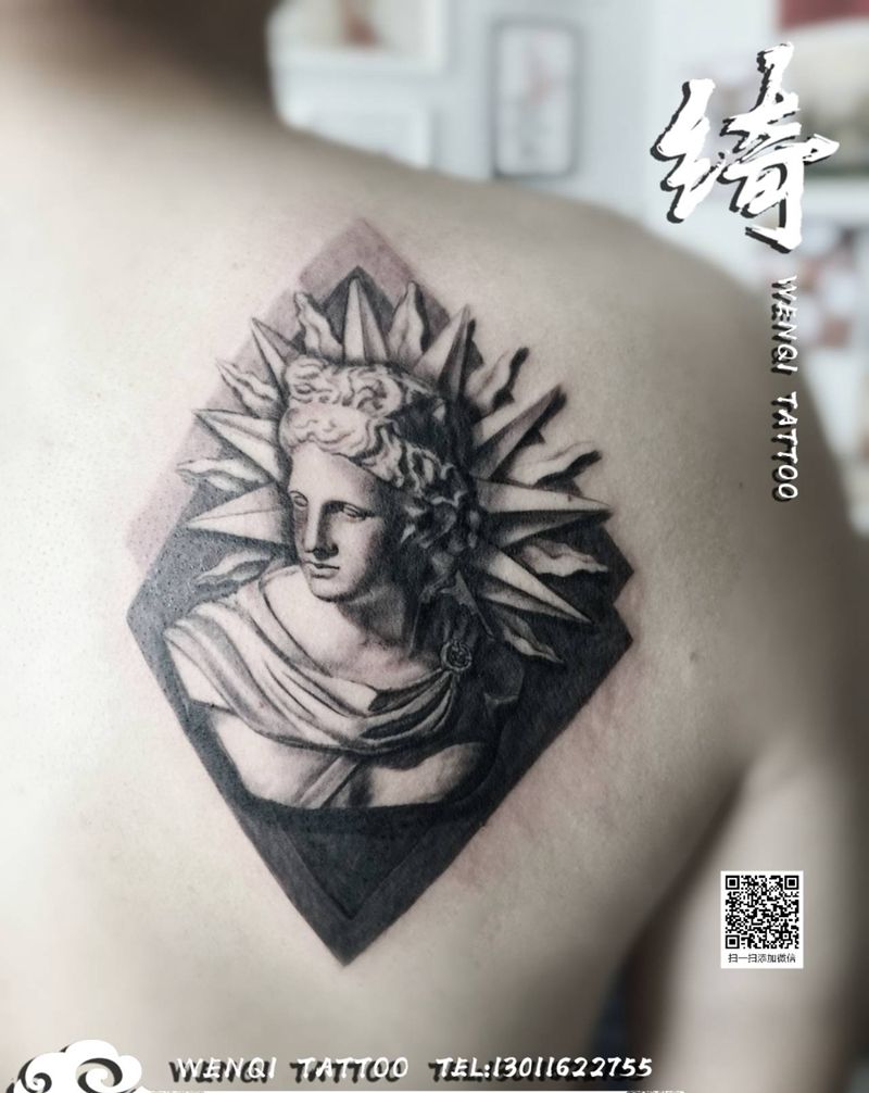 阿波罗纹身图片_背部石膏像纹身图案